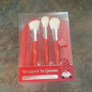 Prolix Wrapped in Gnome- Red Makeup 3 Piece Brush Set with Cosmetic Bag NIB